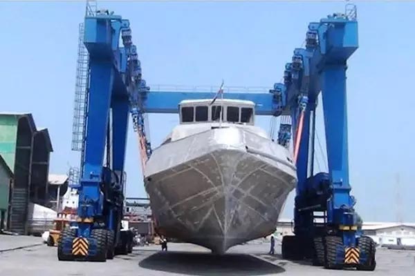 Boat and Yacht Handling Crane delivery to United Arab Emirates